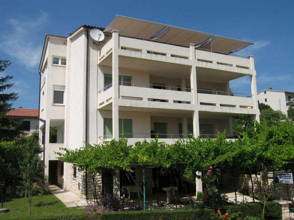 Apartment Petrinic V Pula Bagian luar foto