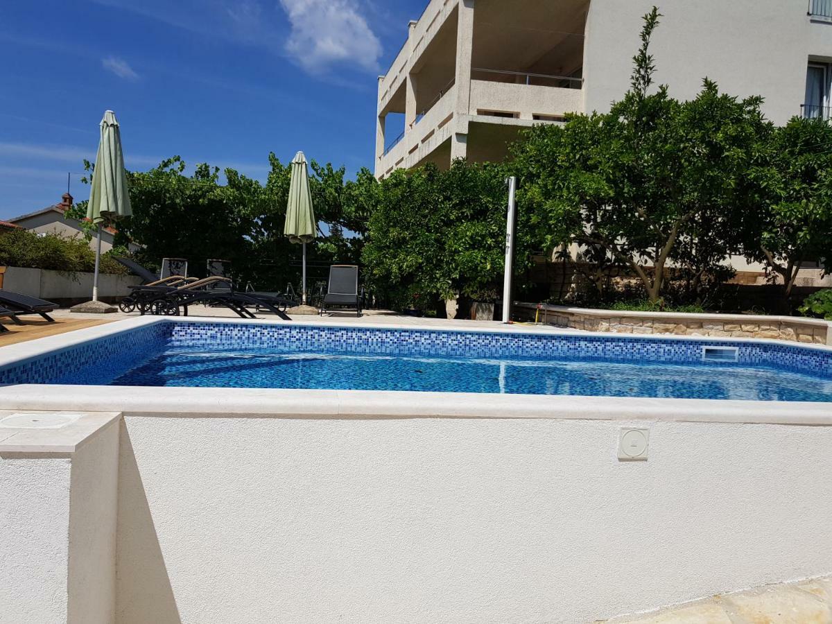 Apartment Petrinic V Pula Bagian luar foto